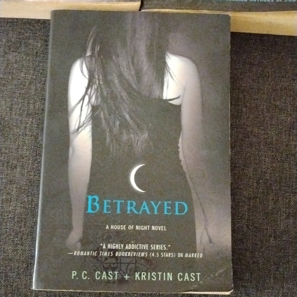 Set of 3 novels - Picture 2 of 4